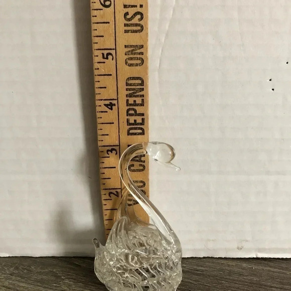 Hand Blown Spun  Glass Swan - Picture 8 of 8